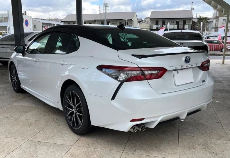 Toyota Camry White