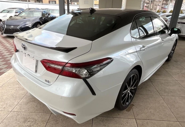 Toyota Camry White