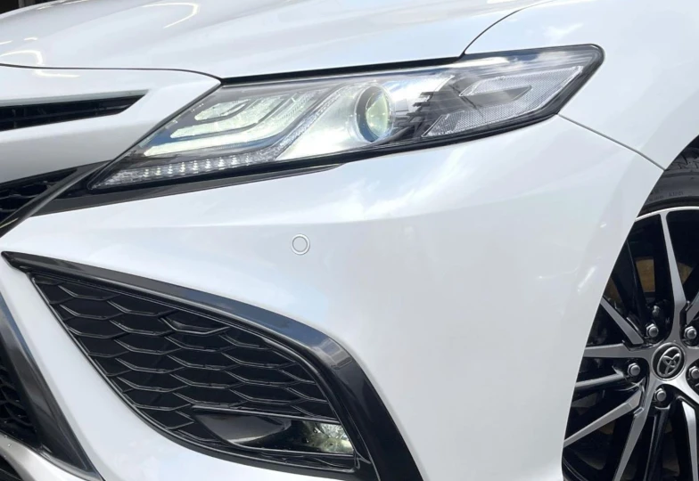Toyota Camry White
