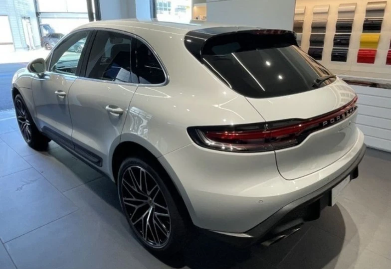 Porsche Macan White