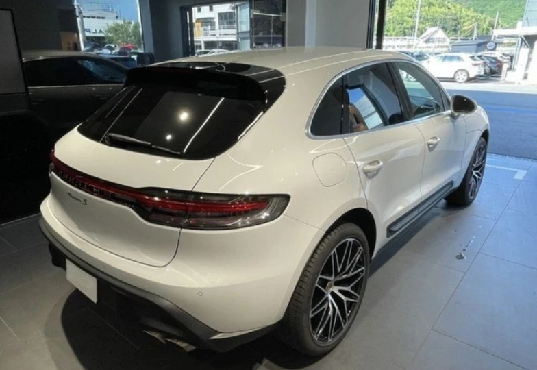 Porsche Macan White