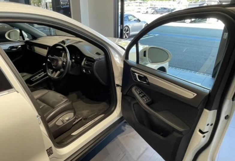 Porsche Macan White