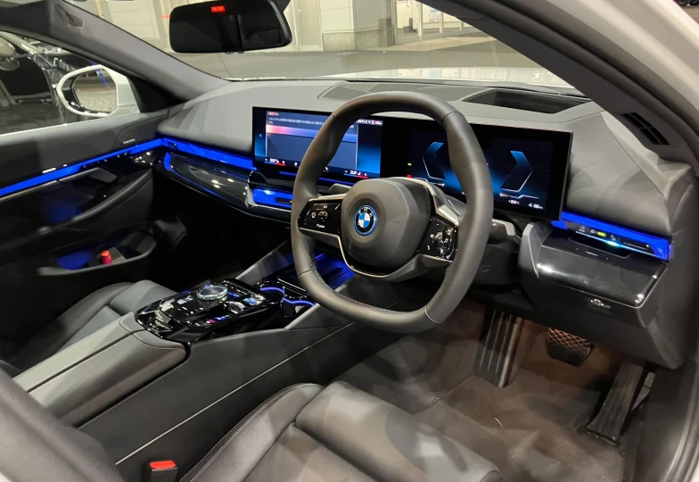 BMW i5 White