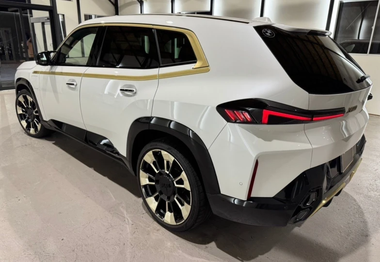 BMW XM White