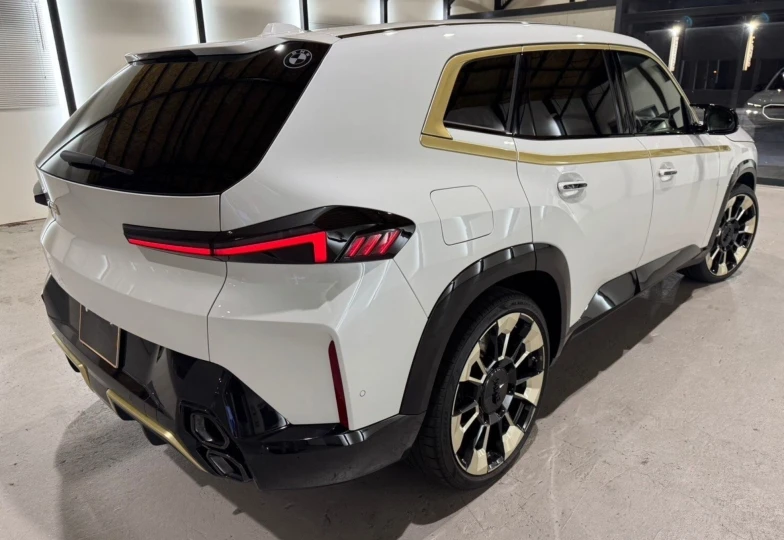 BMW XM White