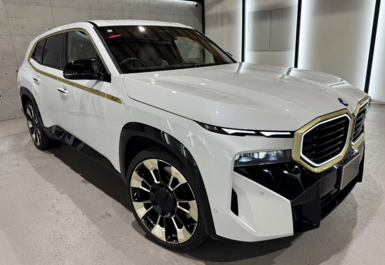 BMW XM White