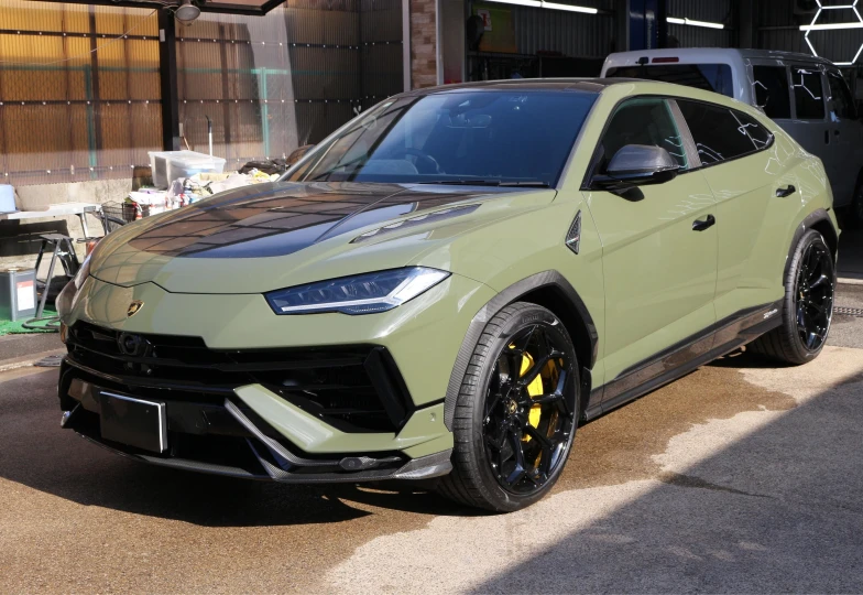 Lamborghini Urus Green
