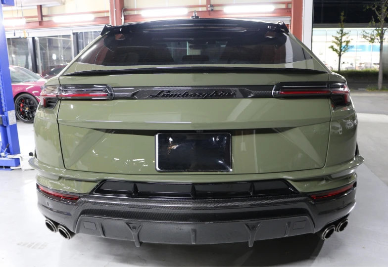 Lamborghini Urus Green