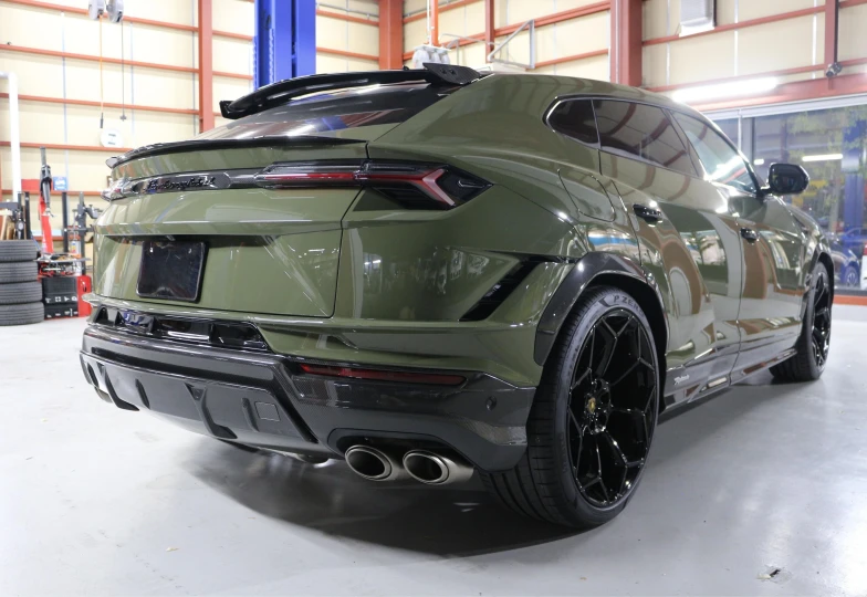 Lamborghini Urus Green