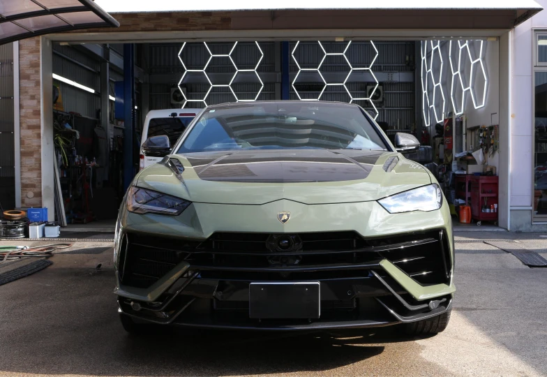 Lamborghini Urus Green