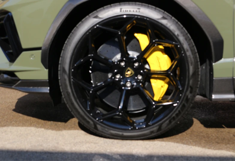 Lamborghini Urus Green
