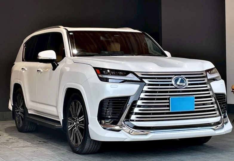 Lexus LX White