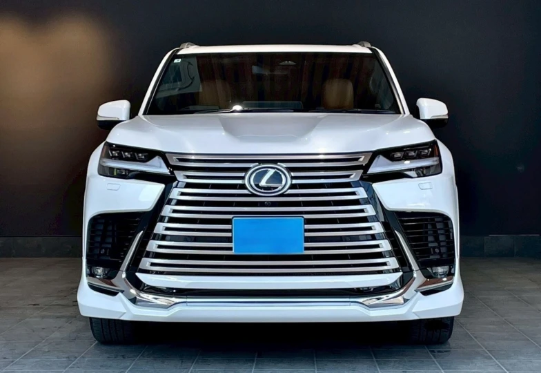 Lexus LX White