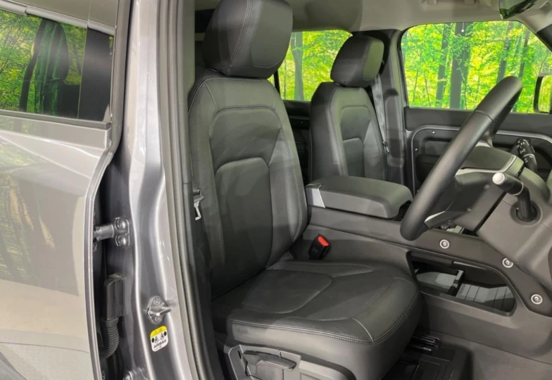 Land Rover Defender Grey