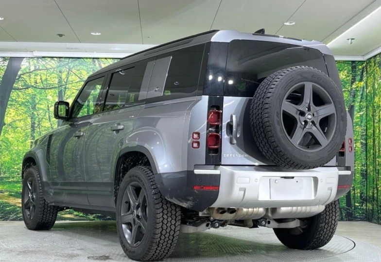 Land Rover Defender Grey