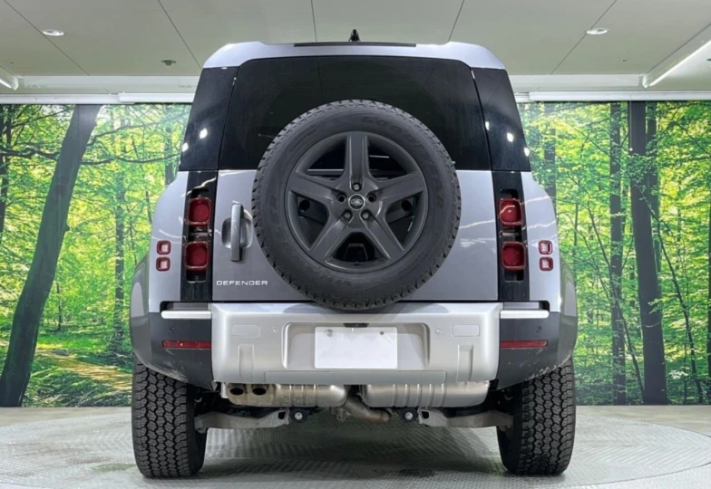 Land Rover Defender Grey