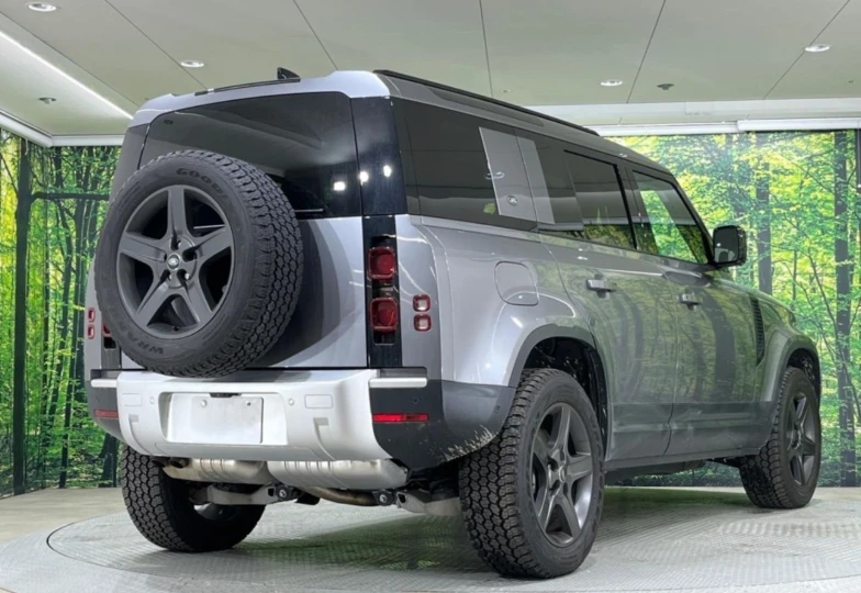 Land Rover Defender Grey