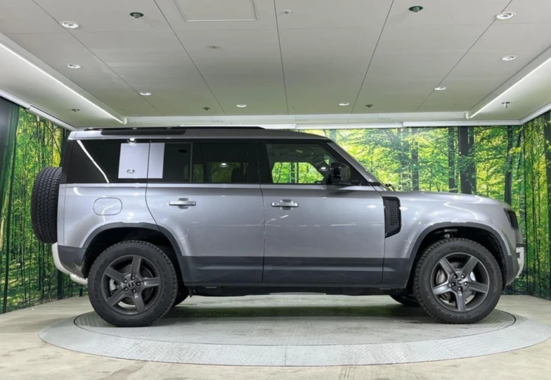 Land Rover Defender Grey
