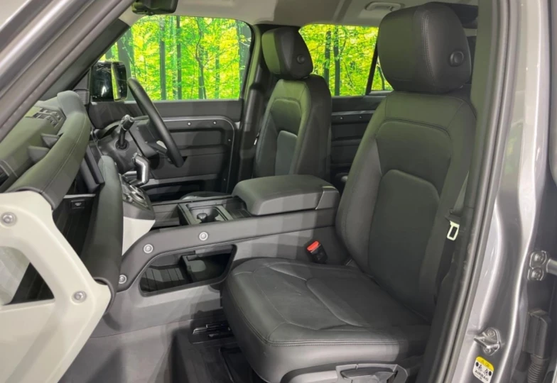 Land Rover Defender Grey