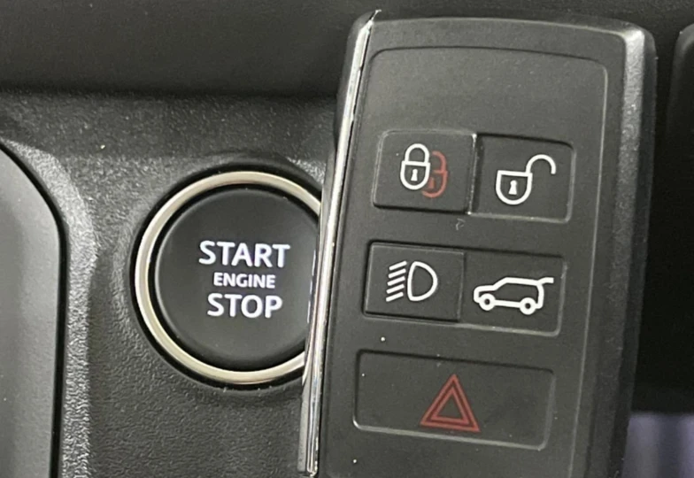 Land Rover Defender Grey