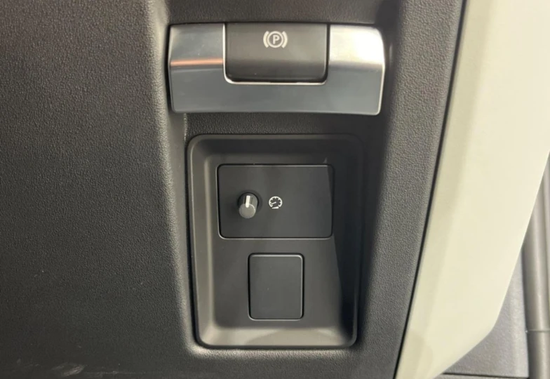 Land Rover Defender Grey