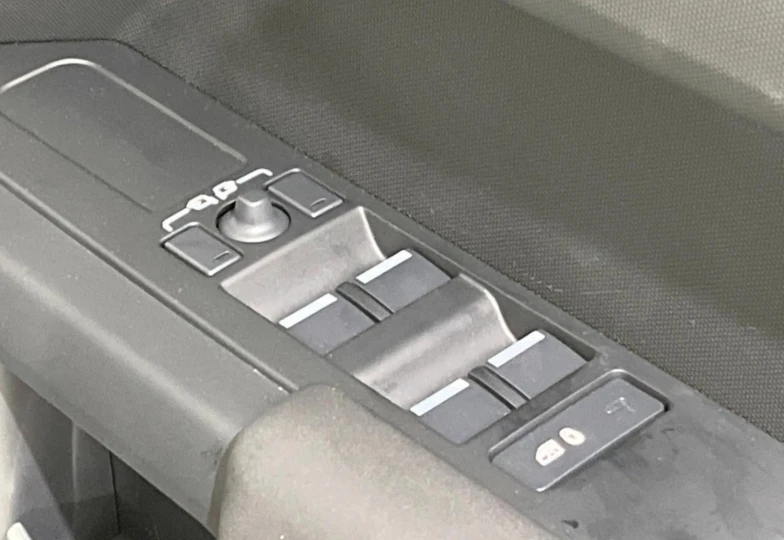 Land Rover Defender Grey