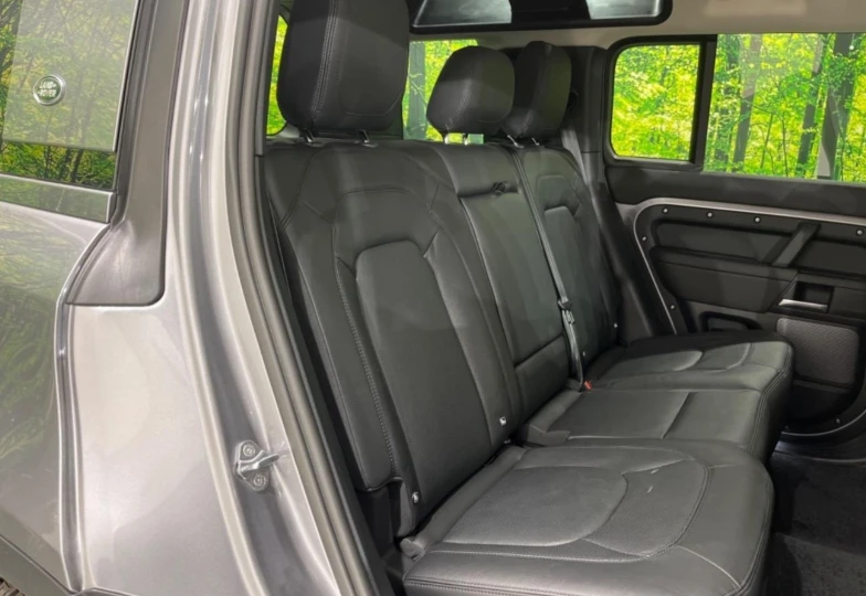 Land Rover Defender Grey