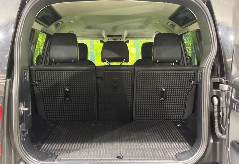 Land Rover Defender Grey