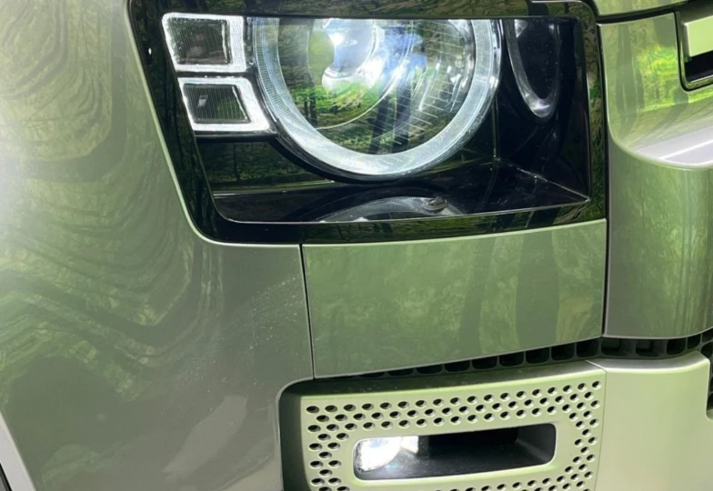 Land Rover Defender Grey