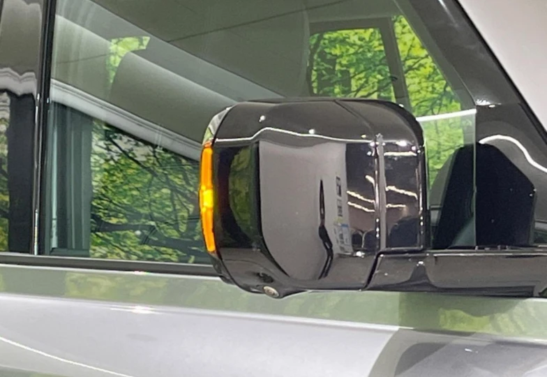 Land Rover Defender Grey