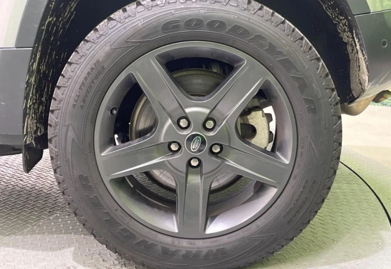 Land Rover Defender Grey