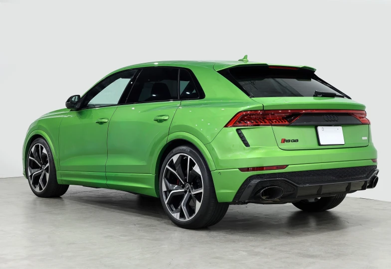 Audi RS Q8 Green