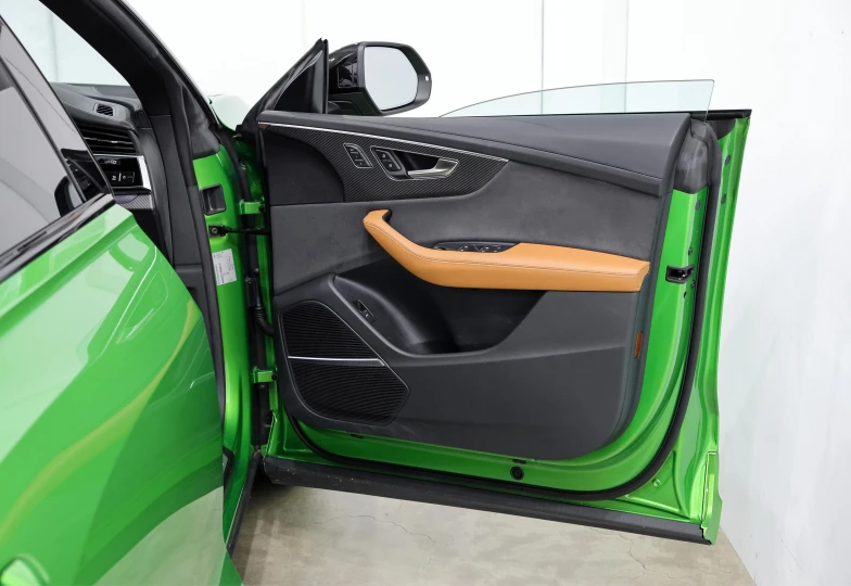 Audi RS Q8 Green