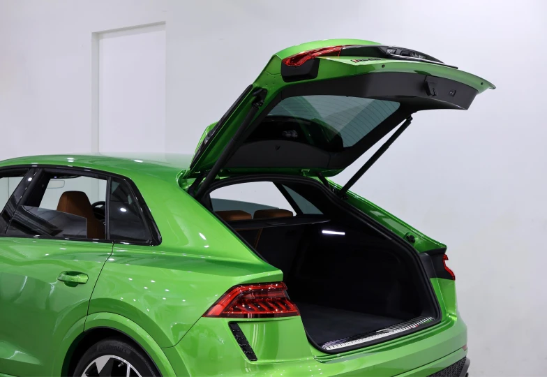 Audi RS Q8 Green