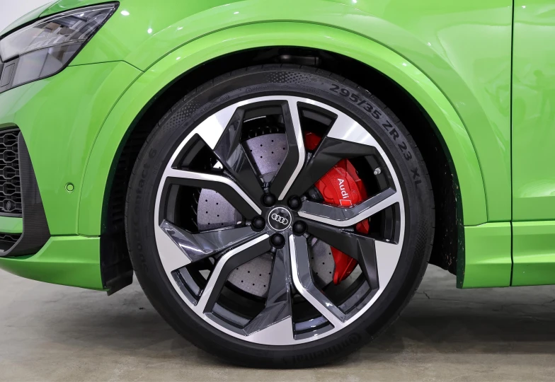 Audi RS Q8 Green