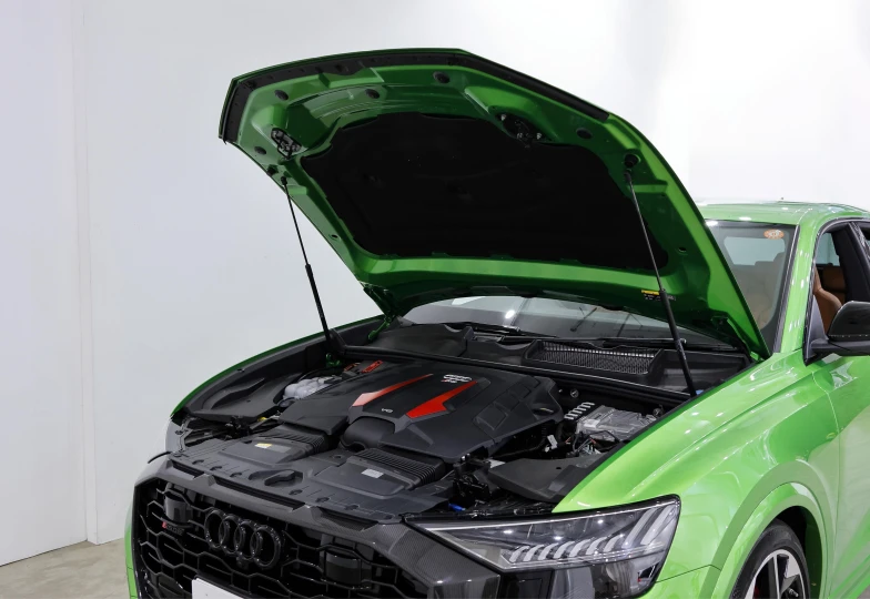 Audi RS Q8 Green