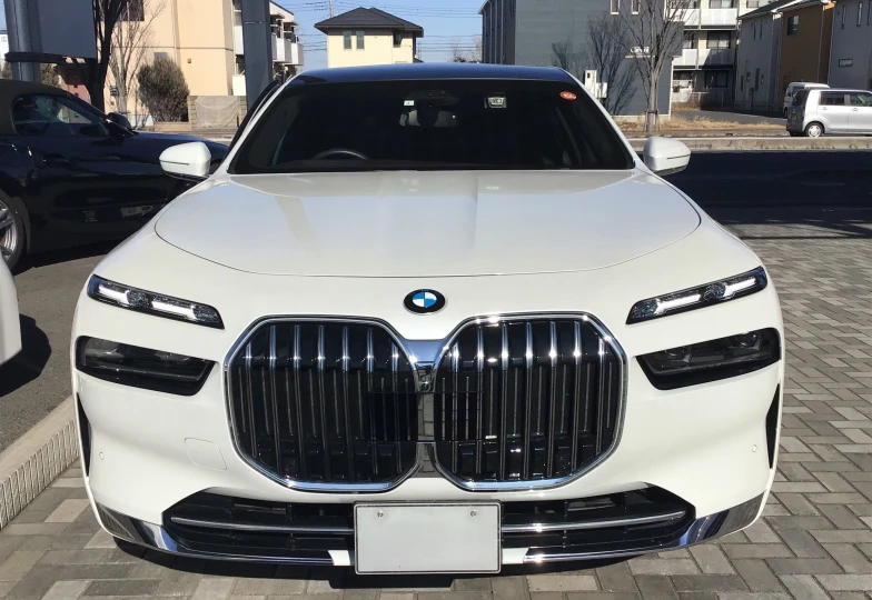 BMW 7 series White