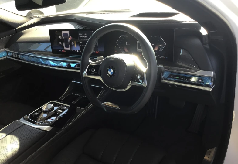 BMW 7 series White