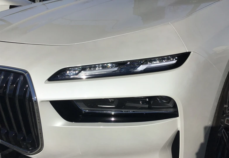 BMW 7 series White
