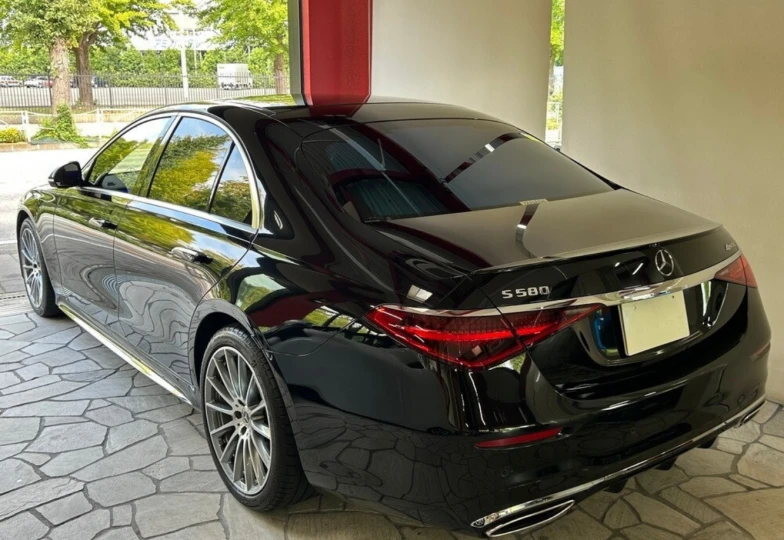 Mercedes S-class Black