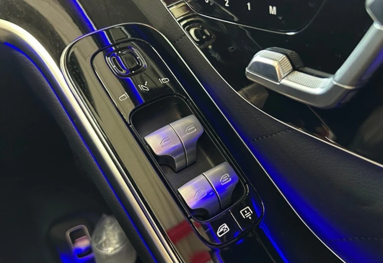 Mercedes S-class Black