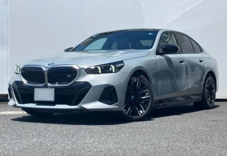 BMW i5 Grey