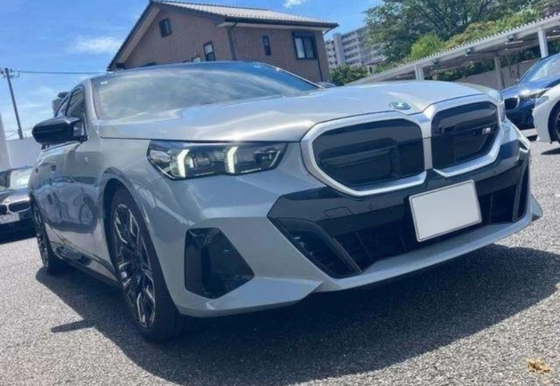 BMW i5 Grey