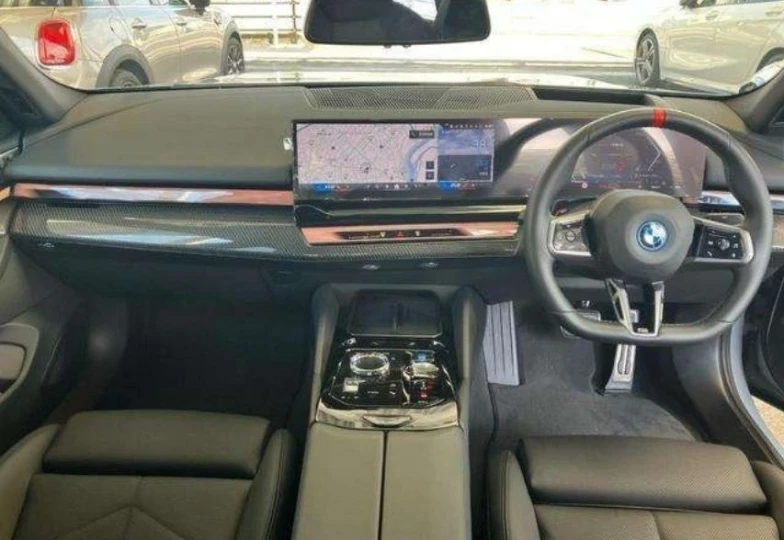 BMW i5 Grey