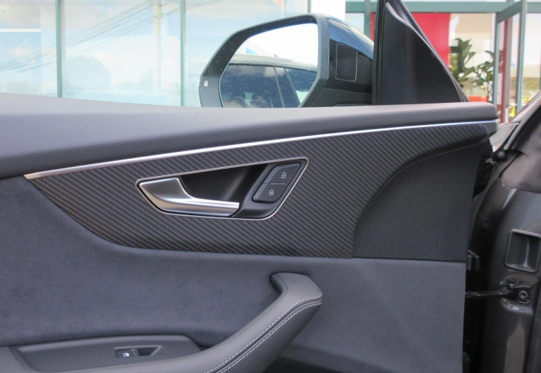 Audi SQ8 Черный