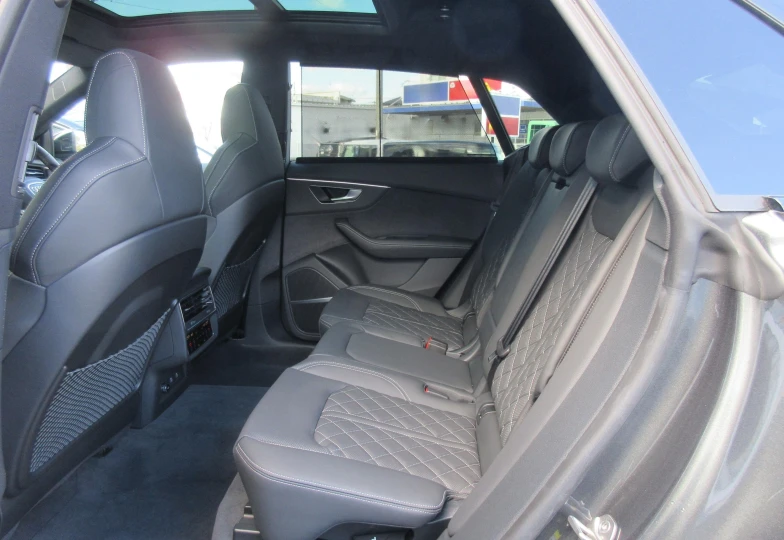 Audi SQ8 Черный