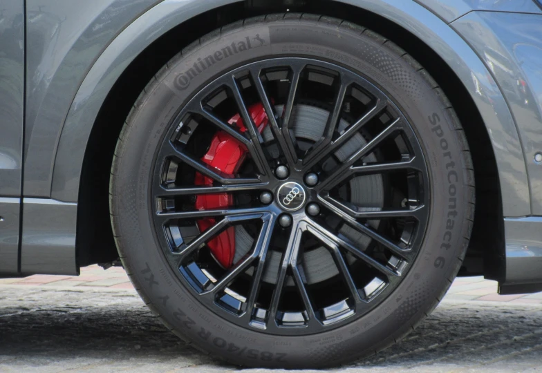 Audi SQ8 Черный