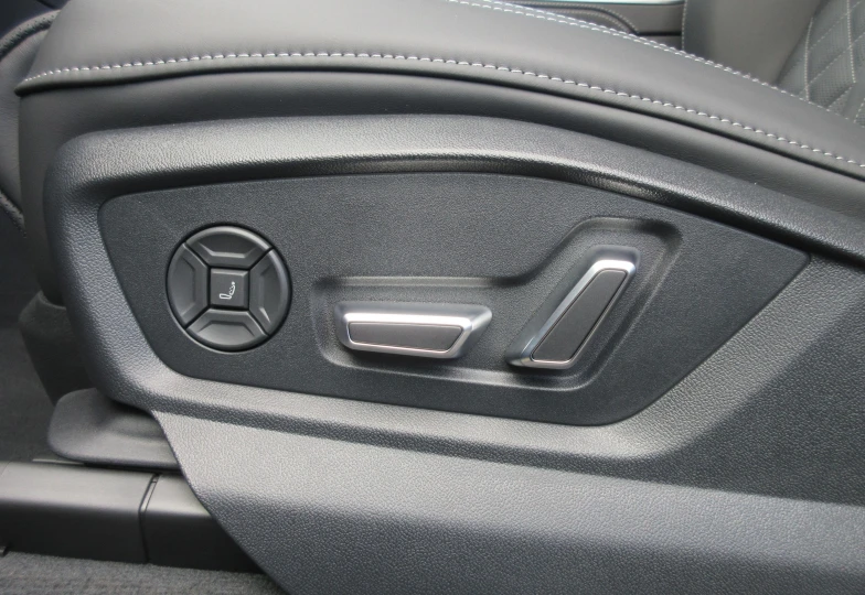 Audi SQ8 Черный