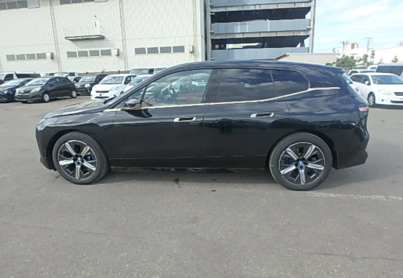 BMW iX Black