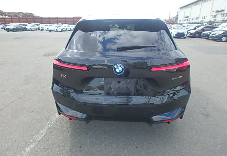BMW iX Black